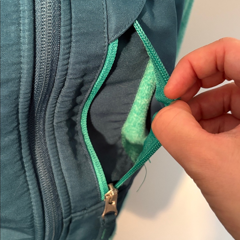 Free Country Teal and Navy Jacket - Picture 4 of 11
